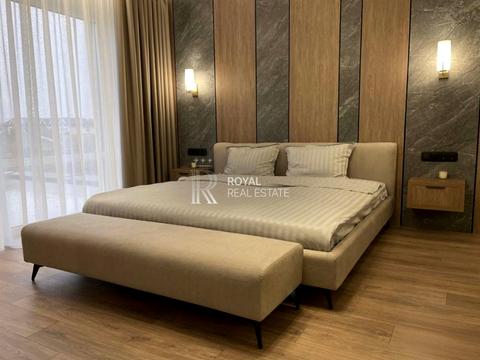 будинок за адресою Соборна вул. (), 1