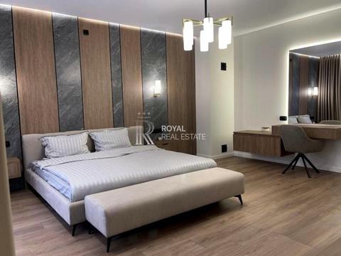 будинок за адресою Соборна вул. (), 1