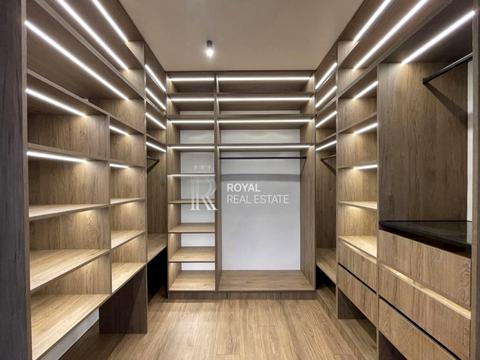 будинок за адресою Соборна вул. (), 1