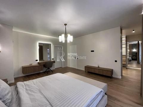 будинок за адресою Соборна вул. (), 1