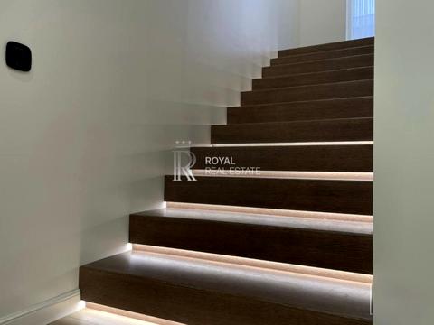 будинок за адресою Соборна вул. (), 1