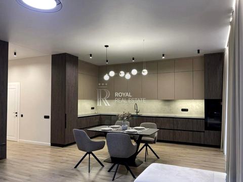 будинок за адресою Соборна вул. (), 1