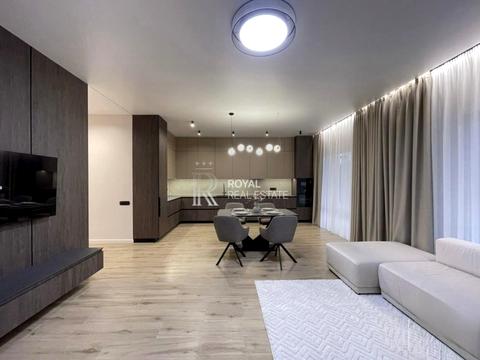 будинок за адресою Соборна вул. (), 1