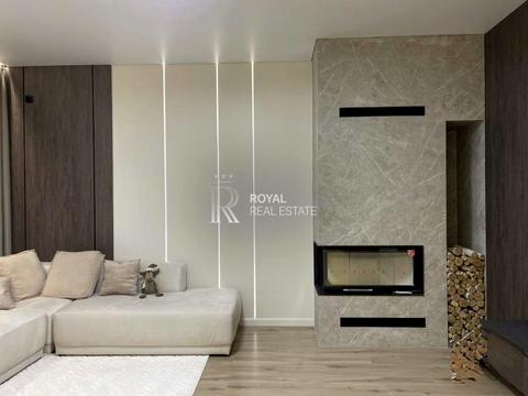 будинок за адресою Соборна вул. (), 1