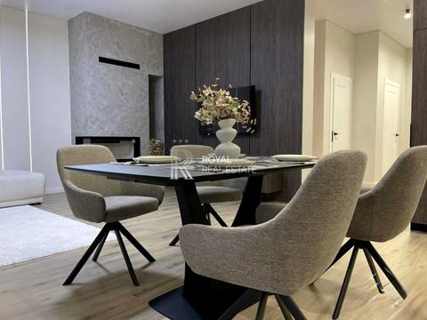 будинок за адресою Соборна вул. (), 1