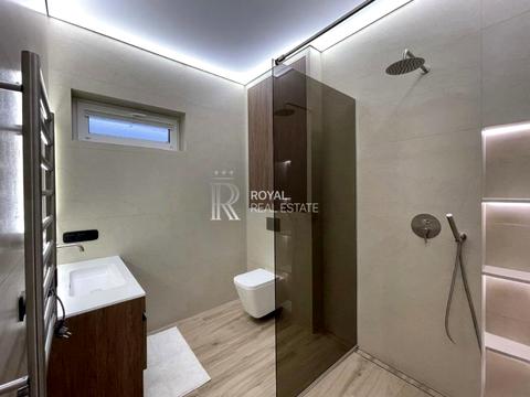 будинок за адресою Соборна вул. (), 1