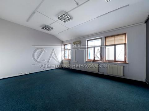 комерційна за адресою Павлівська вул., 18