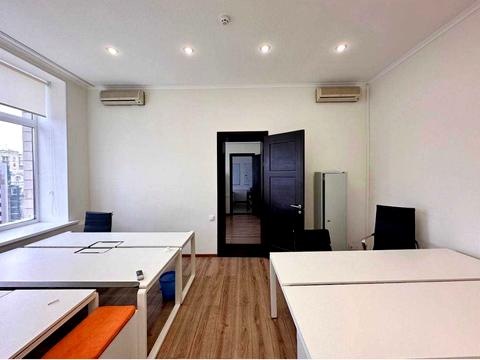 коммерческая по адресу Крещатик ул. (Kreschatic), 7/11