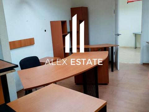 комерційна за адресою Академіка Чекмарьова вул., 2