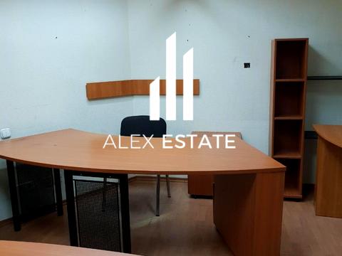 комерційна за адресою Академіка Чекмарьова вул., 2