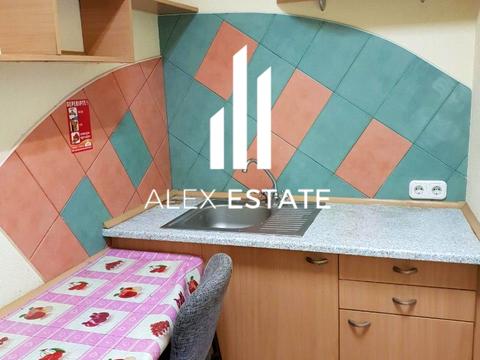 комерційна за адресою Академіка Чекмарьова вул., 2