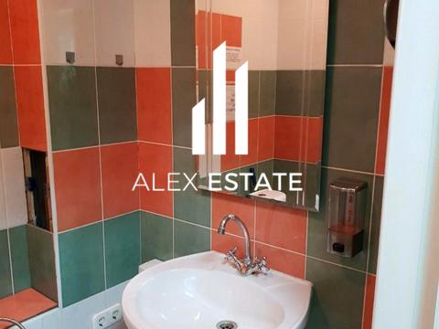 комерційна за адресою Академіка Чекмарьова вул., 2