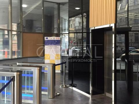 комерційна за адресою Велика Житомирська вул., 20-А