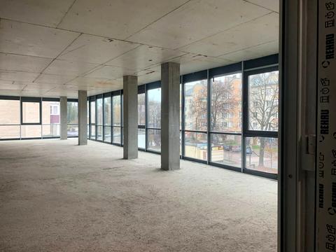 комерційна за адресою Вовчинецька вул., 187