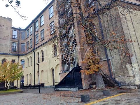 комерційна за адресою Князів Острозьких вул. (Московська), 8