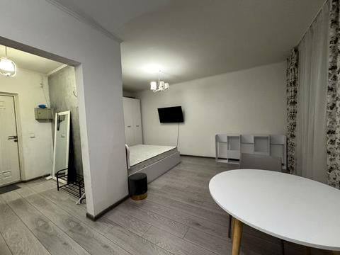 квартира за адресою Софії Русової вул., 7