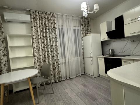 квартира за адресою Софії Русової вул., 7