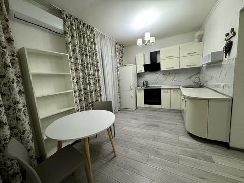 квартира за адресою Софії Русової вул., 7