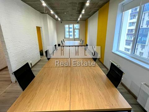 комерційна за адресою Василя Тютюнника вул. (Анрі Барбюса), 37/1