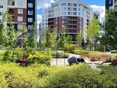 комерційна за адресою Ольги Кобилянської вул. (Достоєвського), 1В