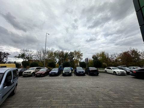 коммерческая по адресу Машинобудівників ул., 16