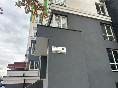коммерческая по адресу Машинобудівників ул., 16