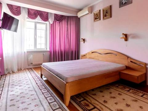 будинок за адресою Грушевського вул.