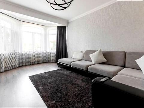 будинок за адресою Грушевського вул.