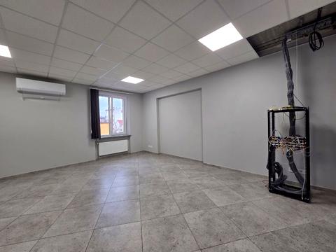 комерційна за адресою Кардинала Любомира Гузара вул., 49