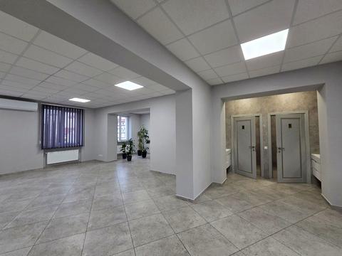 комерційна за адресою Кардинала Любомира Гузара вул., 49