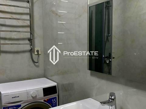 квартира за адресою Зарічна вул., 4К1