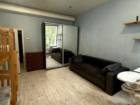 квартира за адресою Середня вул., 45