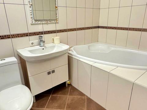 квартира за адресою Менахем-Мендл Шнеєрсона вул. (Мініна), 19-А