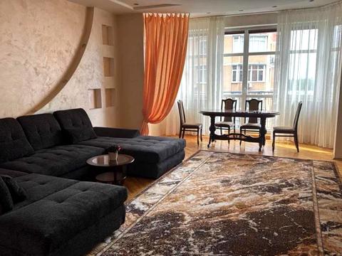 квартира за адресою Євгена Коновальця вул. (Щорса), 32-Б