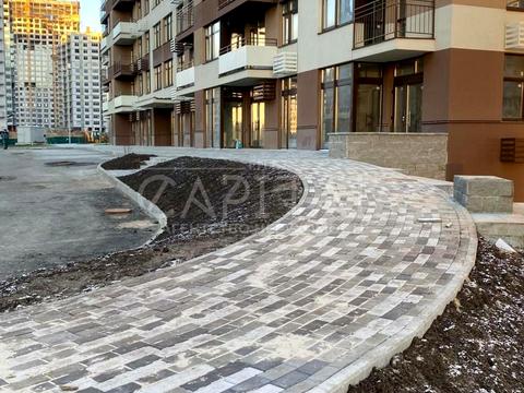 комерційна за адресою Олександра Олеся вул., 2-А