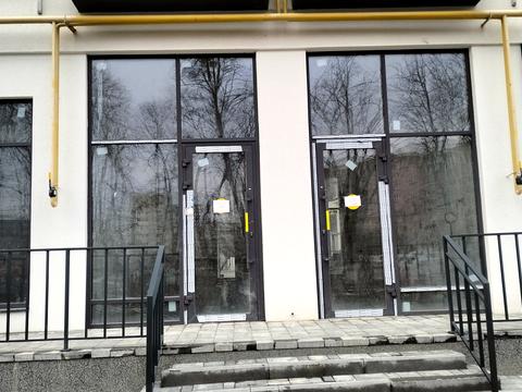 комерційна за адресою Келецька вул., 1