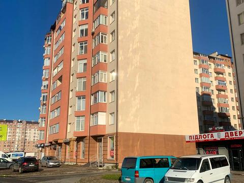 комерційна за адресою Василя Стуса вул., 30д