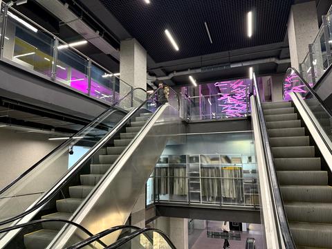 комерційна за адресою Дмитра Яворницького просп. (Карла Маркса), 72-Б