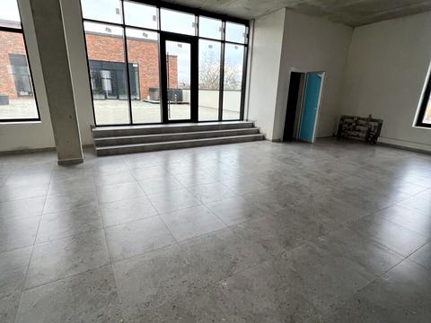 комерційна за адресою Івасюка, 19