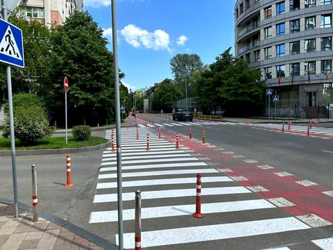 коммерческая по адресу Андрея Верхогляда ул. (Михайла Драгомирова), 12