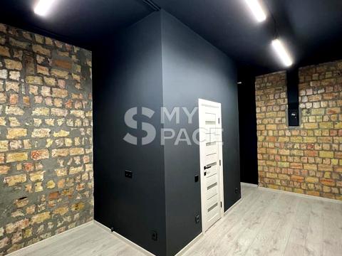 комерційна за адресою Різницька вул., 11