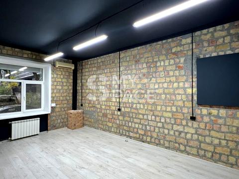 комерційна за адресою Різницька вул., 11