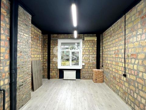 комерційна за адресою Різницька вул., 11