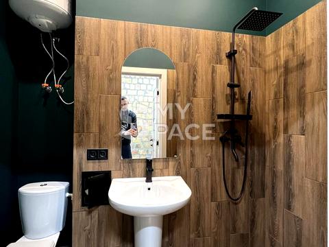 комерційна за адресою Різницька вул., 11