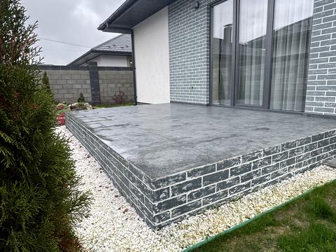 будинок за адресою Успішна, 8