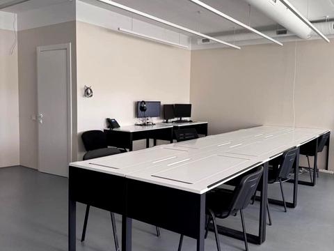 комерційна за адресою Дніпровська набережна вул., 15-Д