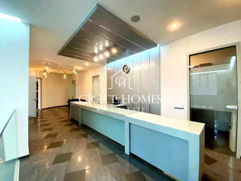 комерційна за адресою Євгена Коновальця вул. (Щорса), 32-Г