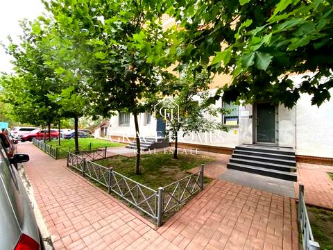 комерційна за адресою Євгена Коновальця вул. (Щорса), 32-Г