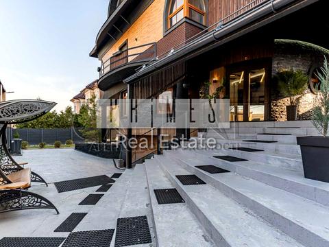 будинок за адресою вул.Висока