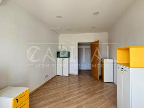 комерційна за адресою Велика Васильківська вул. (Червоноармійська), 9/2